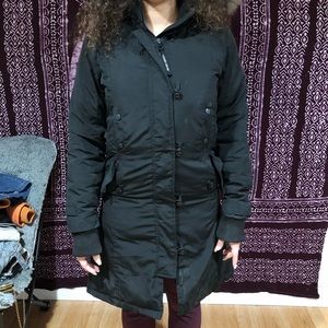 Canada Goose Jackets & Coats - Selling Women’s Canada Goose Parka. Size L Canada Goose Jackets & Coats - Selling Women’s Canada Goose Parka. Size L